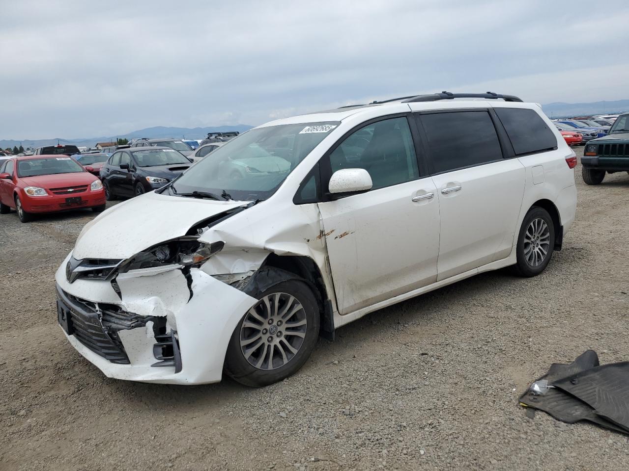 TOYOTA SIENNA XLE
