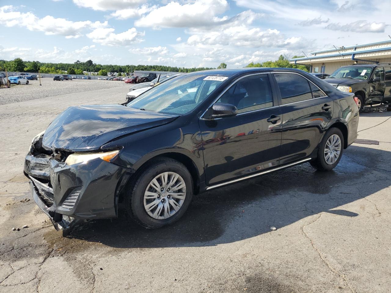TOYOTA CAMRY BASE