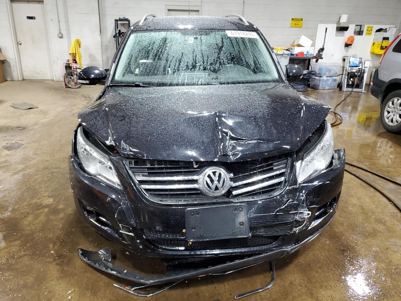 Volkswagen Tiguan s 2011