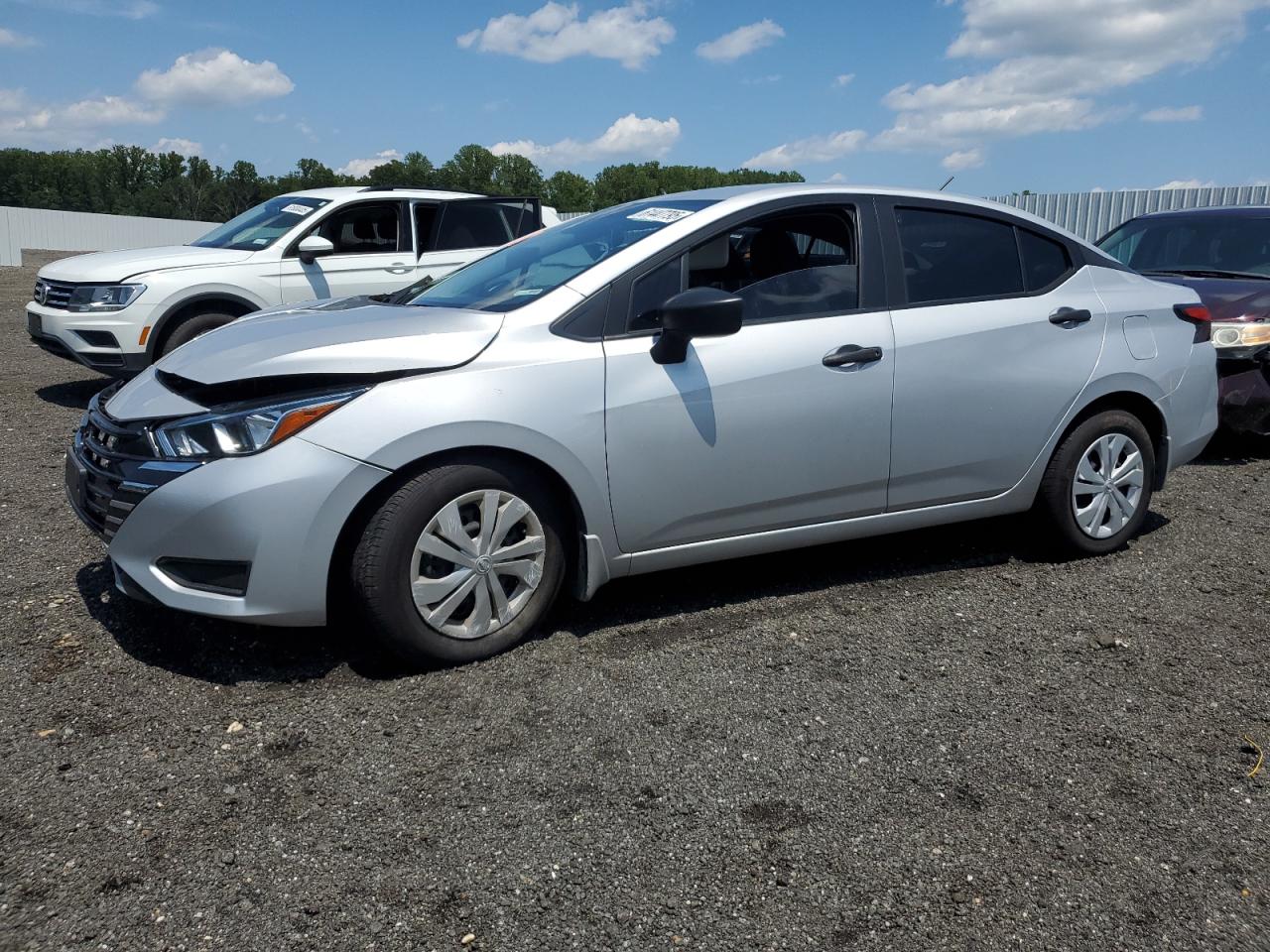 NISSAN VERSA S