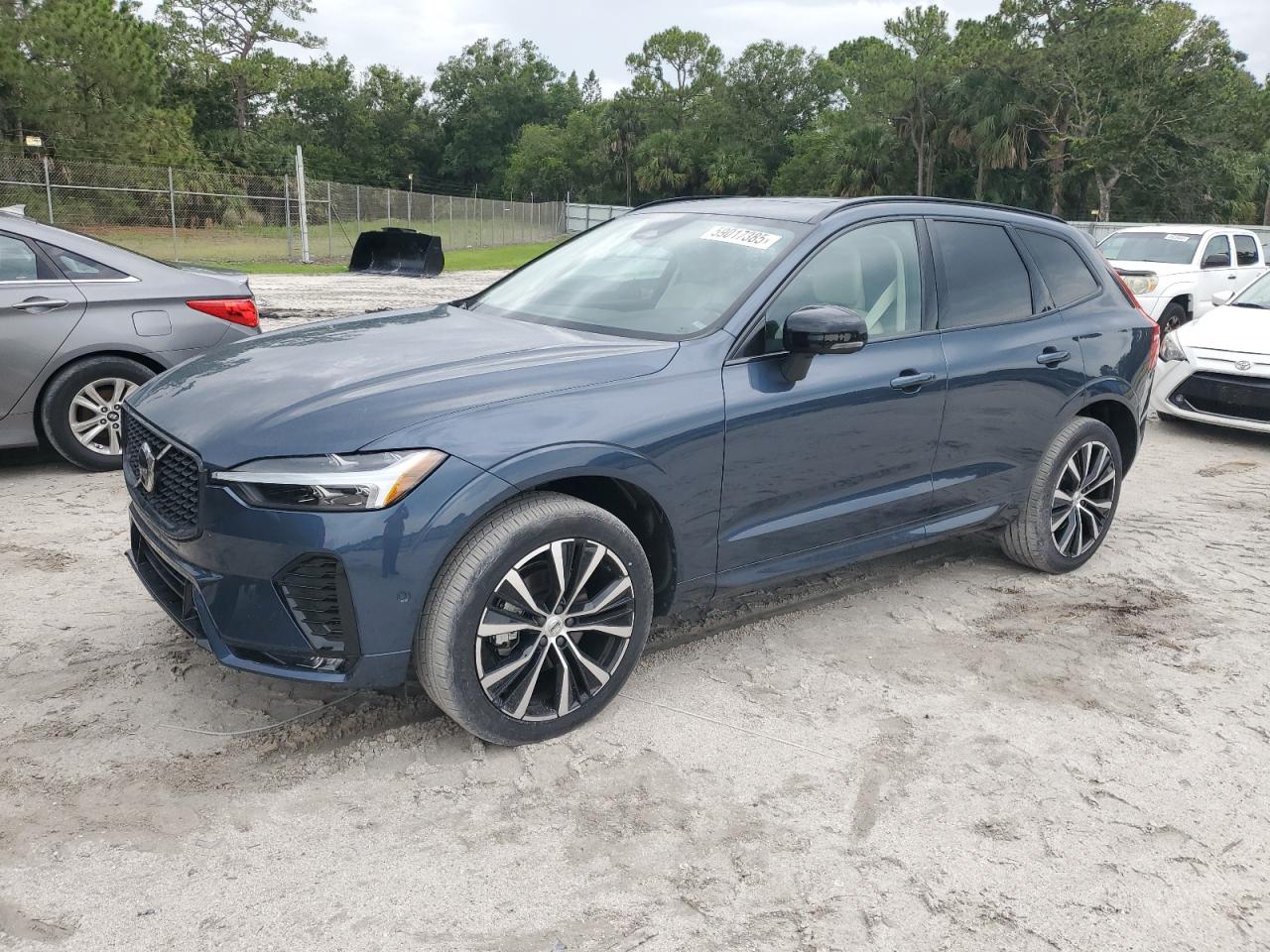 VOLVO XC60 PLUS