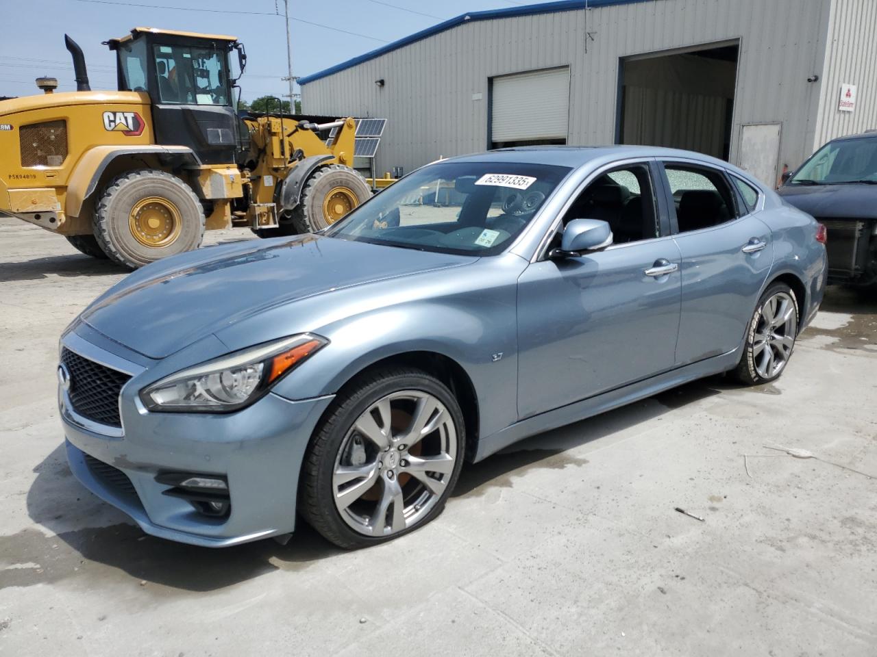 INFINITI Q70 3.7