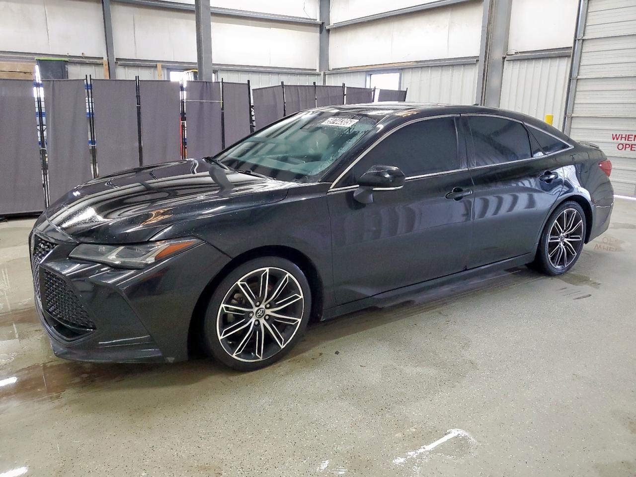 TOYOTA AVALON XLE