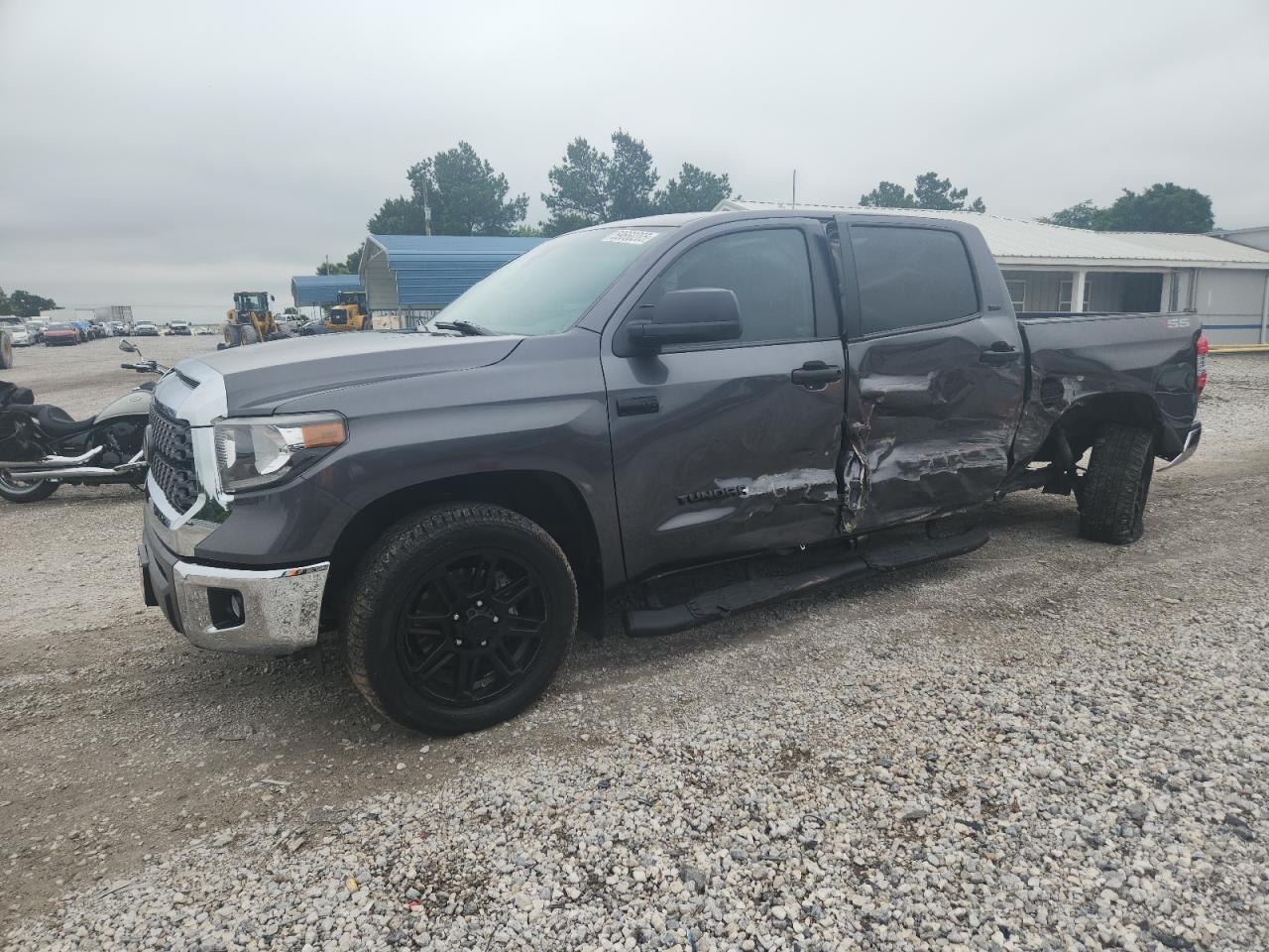 TOYOTA TUNDRA CREWMAX SR5