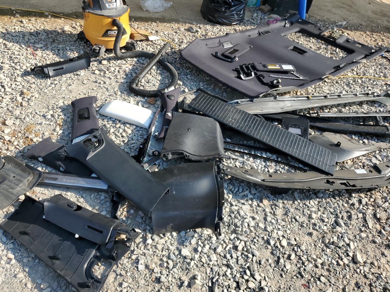 TOYOTA LAND CRUISER VX-R