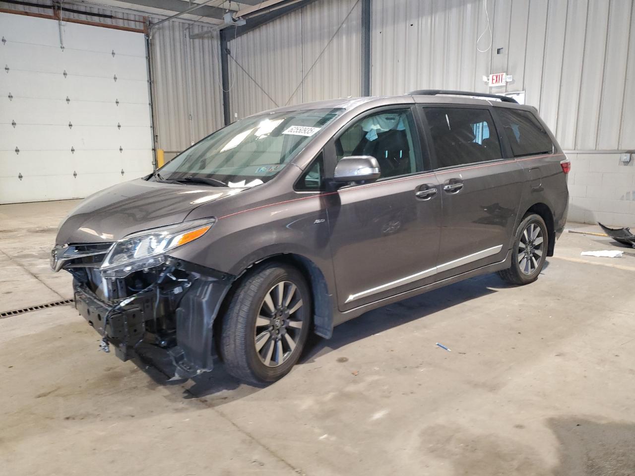 TOYOTA SIENNA XLE