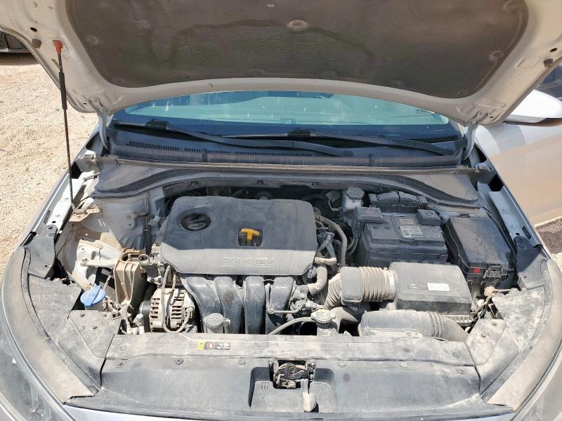 2019 HYUNDAI ELANTRA SE - 5NPD84LF0KH447757