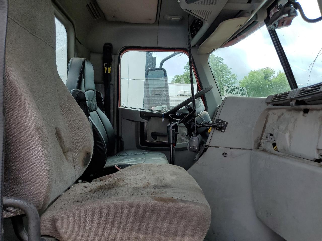 Lot #3297960809 2018 FREIGHTLINER COLUMBIA