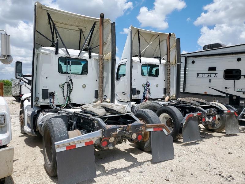 PETERBILT 579 2016 white tractor diesel 1XPBA48X9GD339436 photo #4
