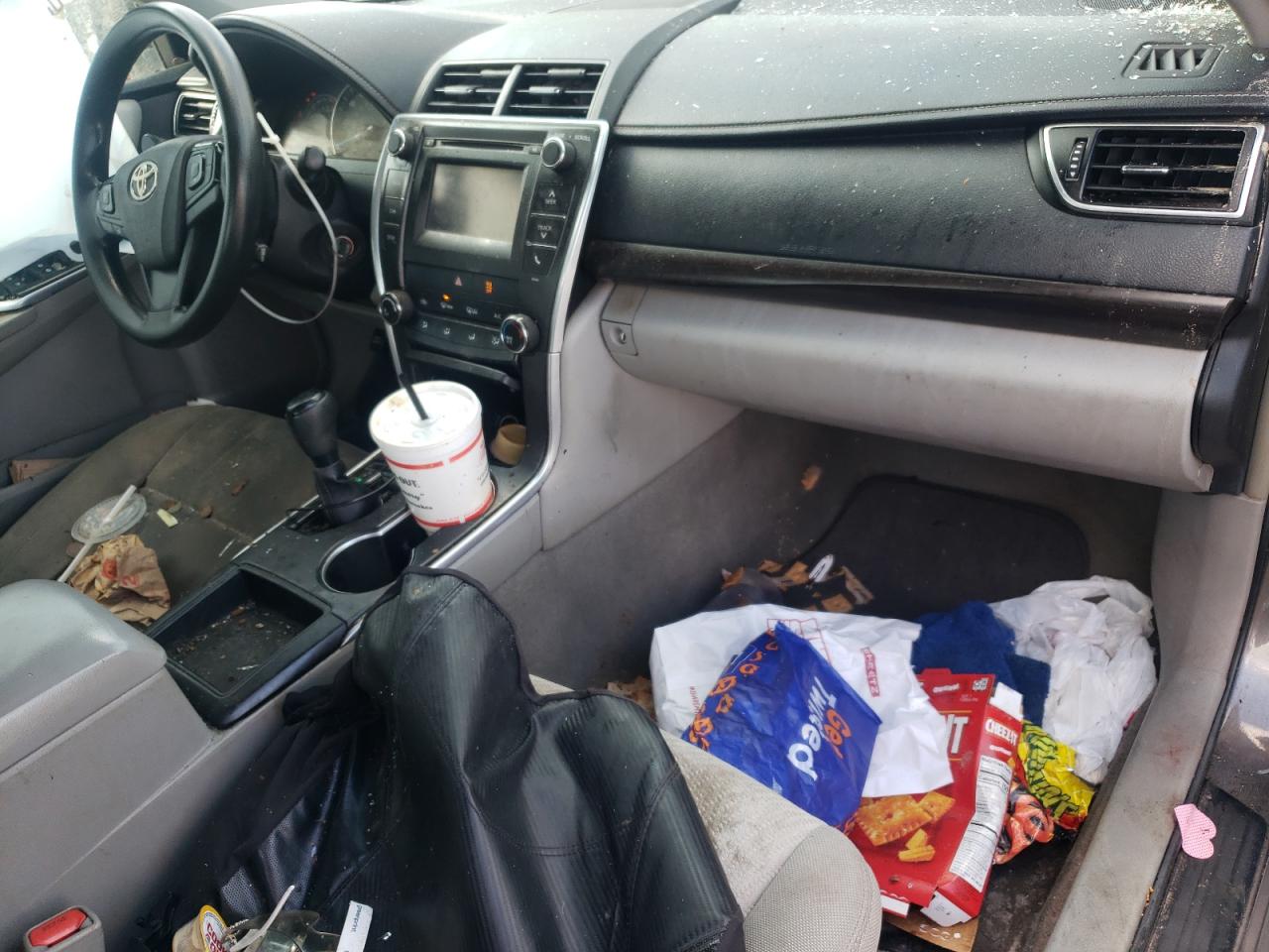 Toyota Camry le 2015