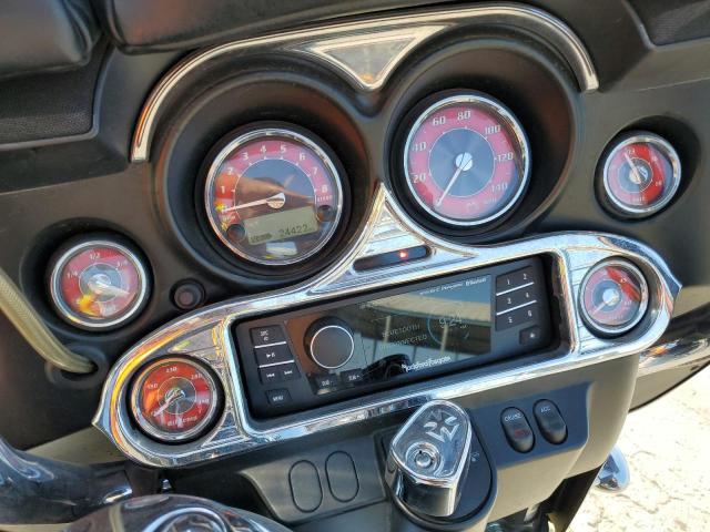 2010 HARLEY-DAVIDSON FLHX 1HD1KB418AB631970