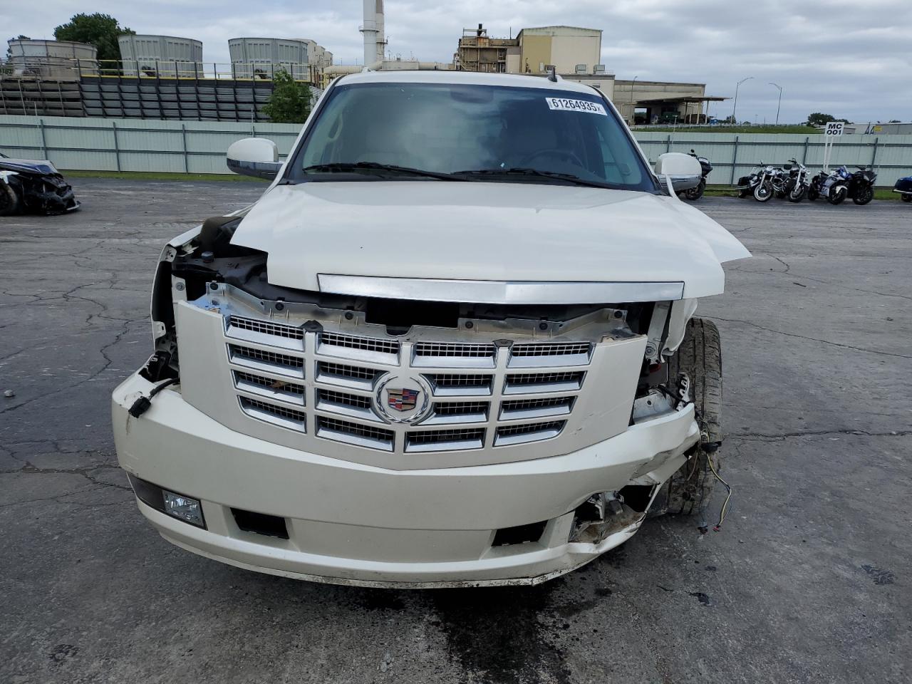 CADILLAC ESCALADE PREMIUM