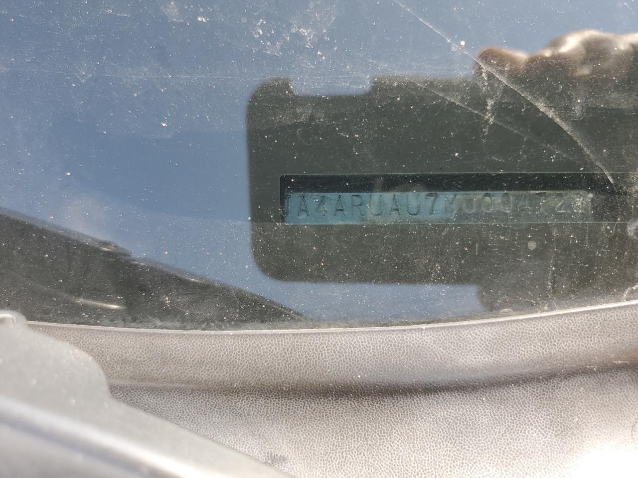 MITSUBISHI OUTLANDER ES