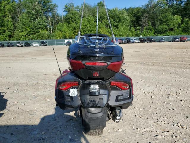 2021 CAN-AM SPYDER ROA 2BXNBDD22MV004931