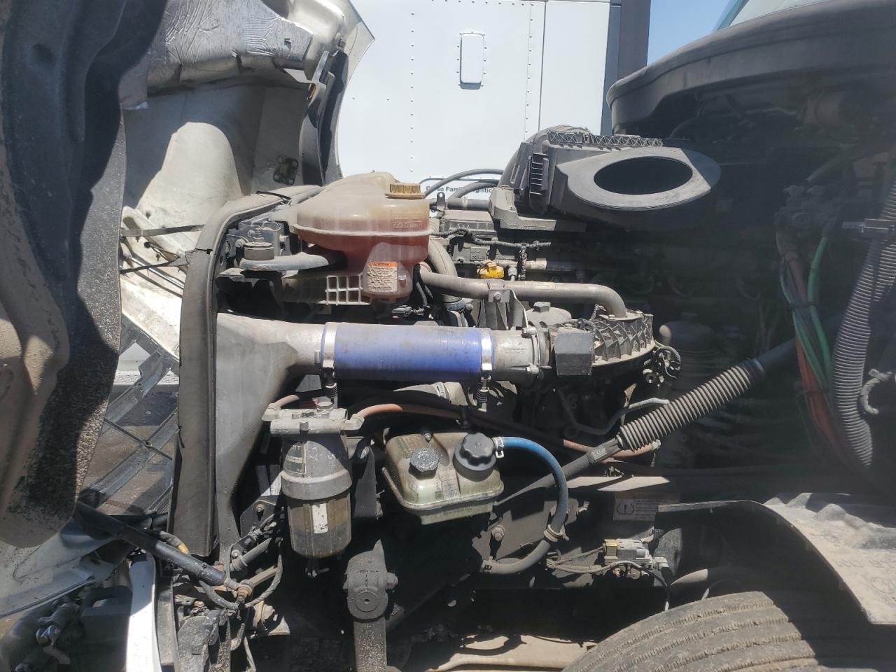 Lot #3313447932 2020 FREIGHTLINER CASCADIA 126