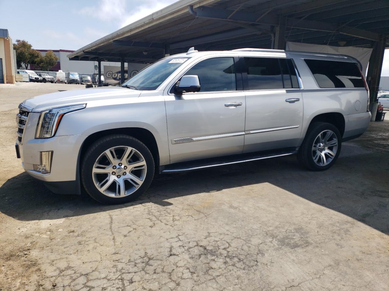 CADILLAC ESCALADE ESV LUXURY