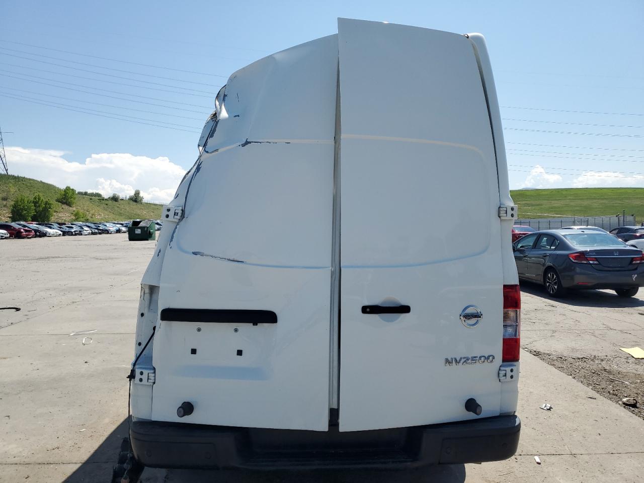 NISSAN NV2500 2500 S