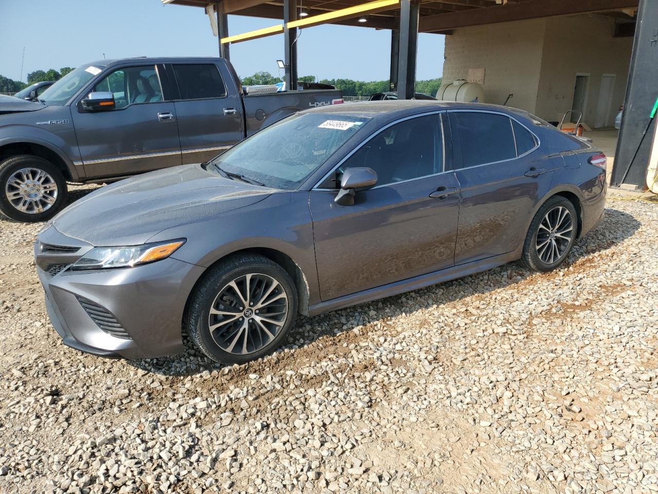 TOYOTA CAMRY SE