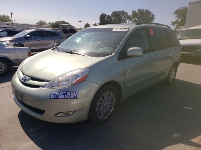 TOYOTA SIENNA XLE