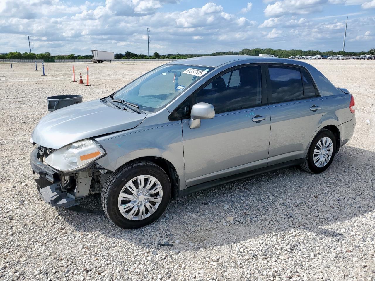 NISSAN VERSA S