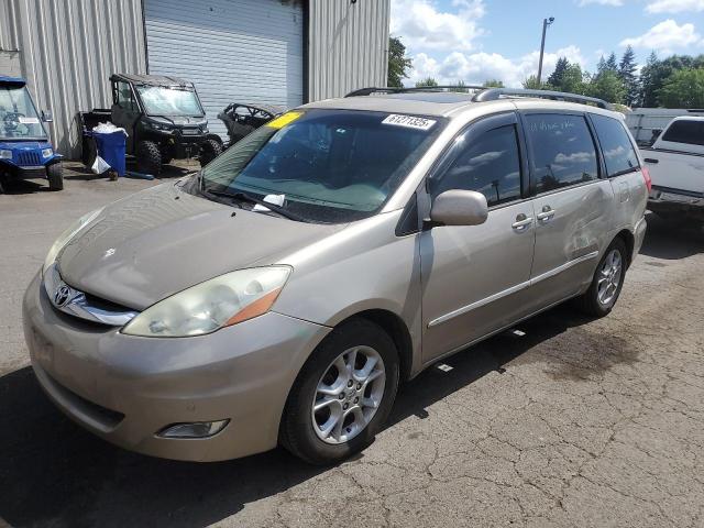 TOYOTA SIENNA XLE