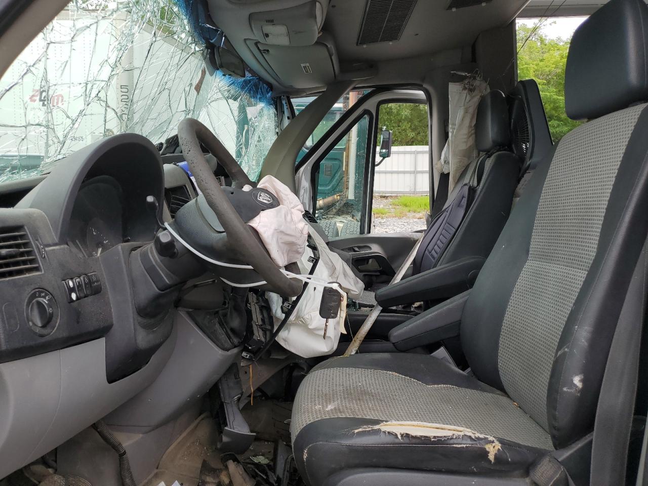 Lot #3308271211 2008 DODGE SPRINTER 3