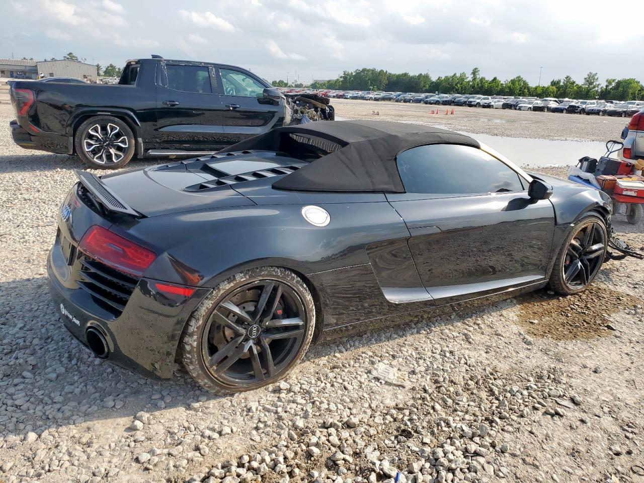AUDI R8 4.2 QUATTRO