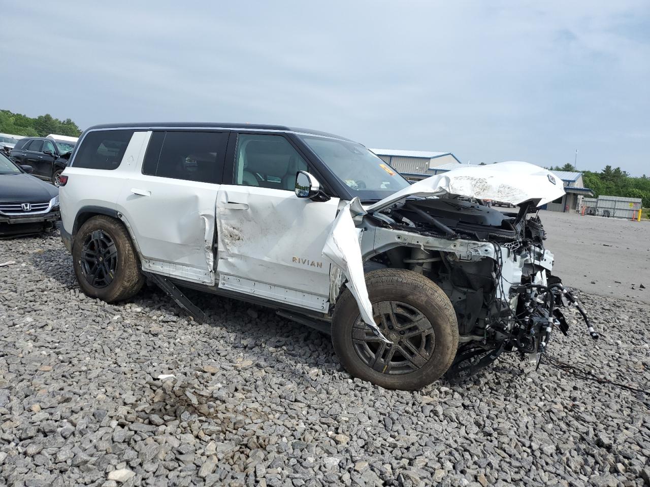 RIVIAN R1S ADVENTURE