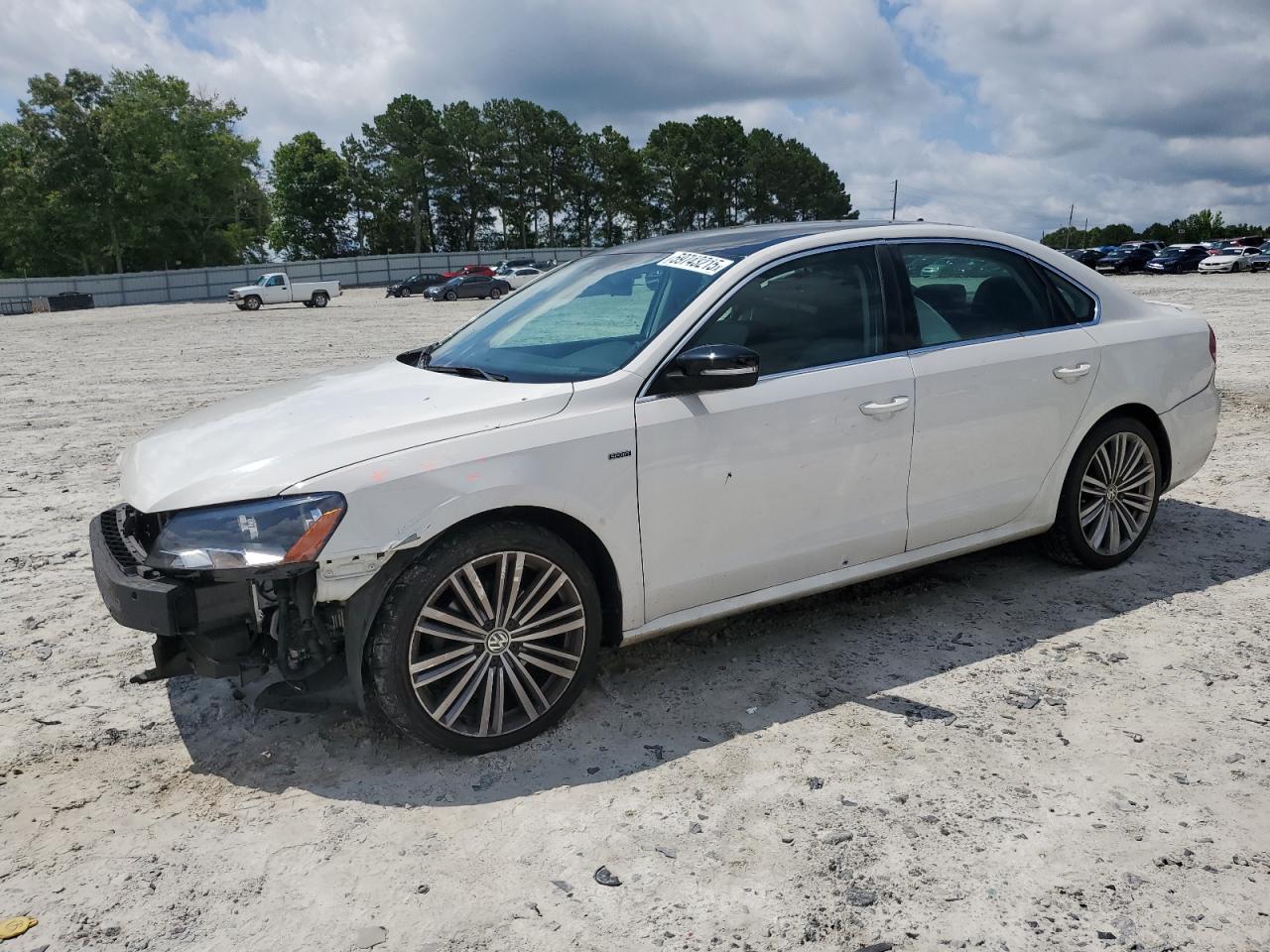 VOLKSWAGEN PASSAT SE