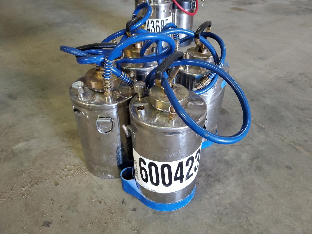 Lot #3182056105 2023 SPY PEST PUMP