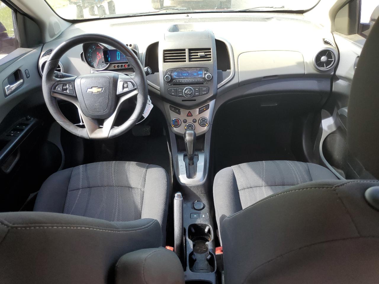 Chevrolet Sonic lt 2015