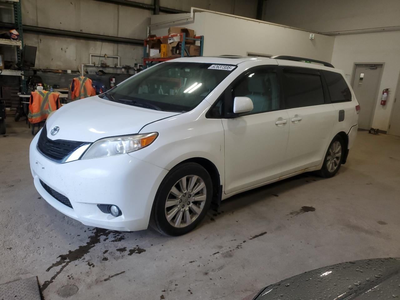 TOYOTA SIENNA XLE