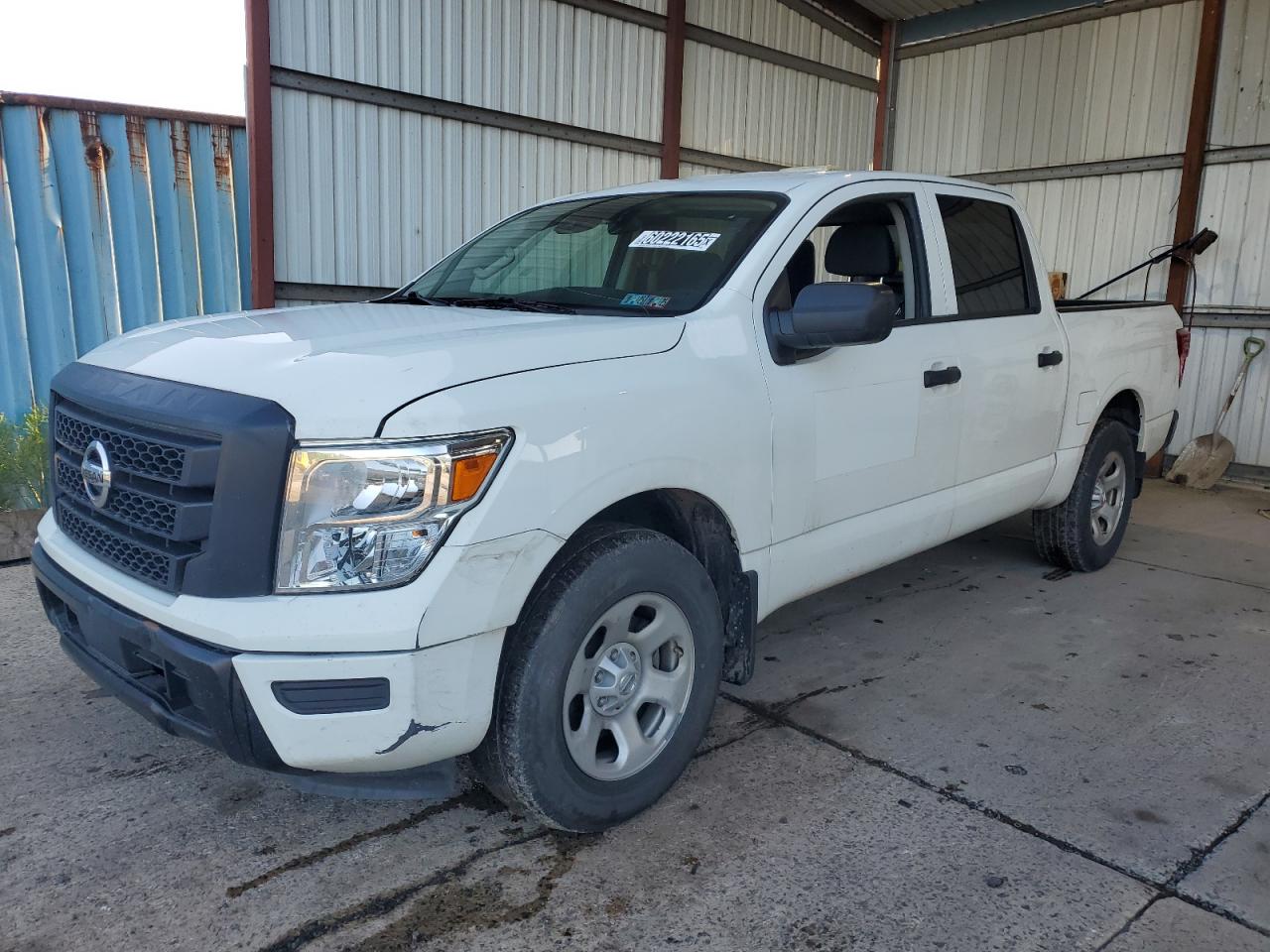 NISSAN TITAN S