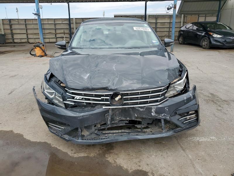 2017 VOLKSWAGEN PASSAT R-L 1VWDT7A34HC041832