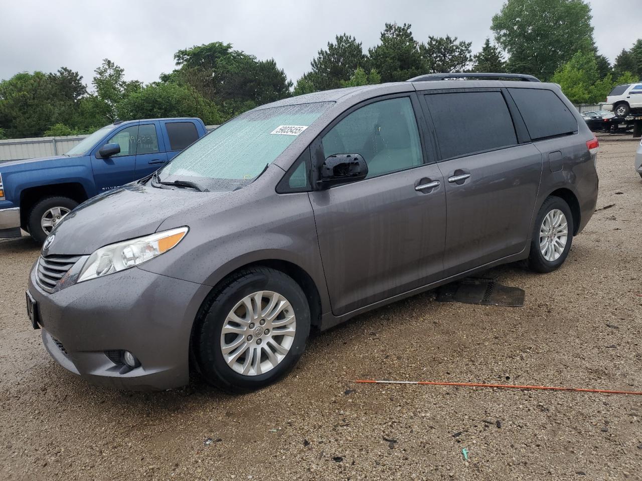 TOYOTA SIENNA XLE