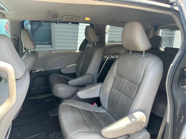 2018 TOYOTA SIENNA XLE 5TDDZ3DC2JS195594