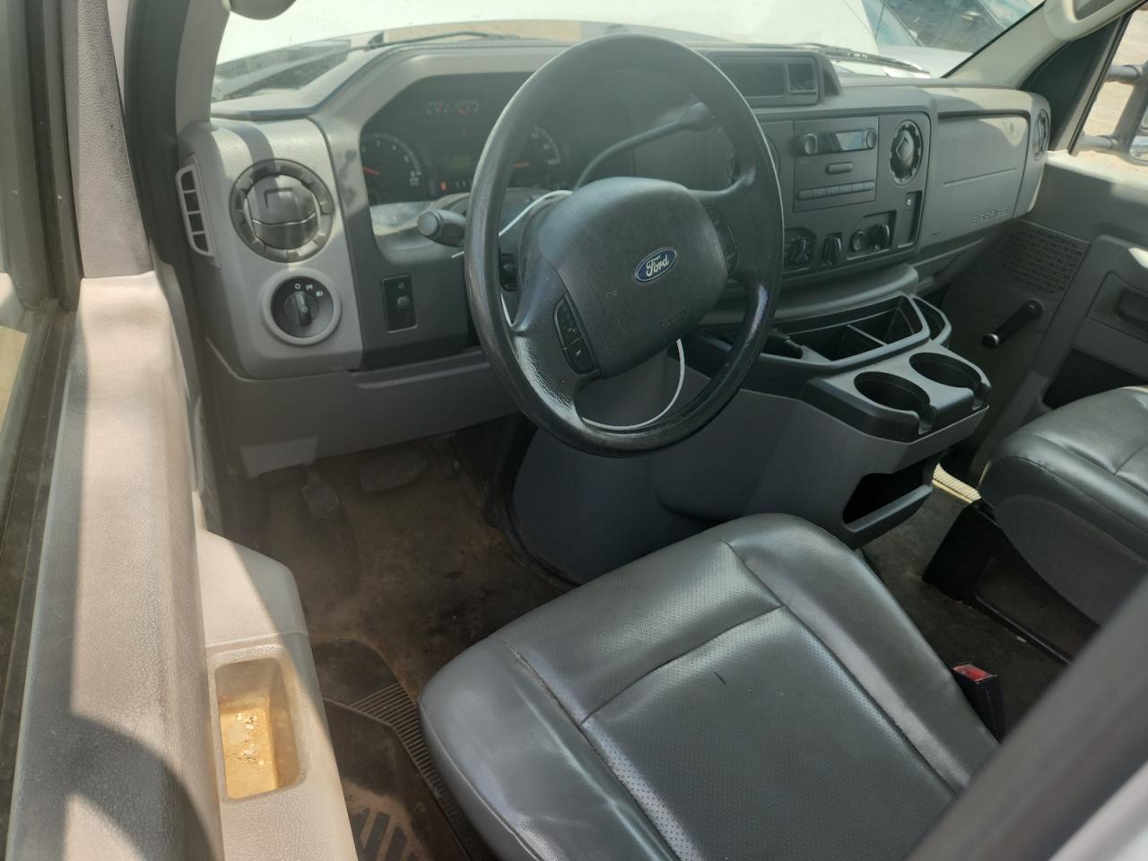 FORD ECONOLINE E150 VAN