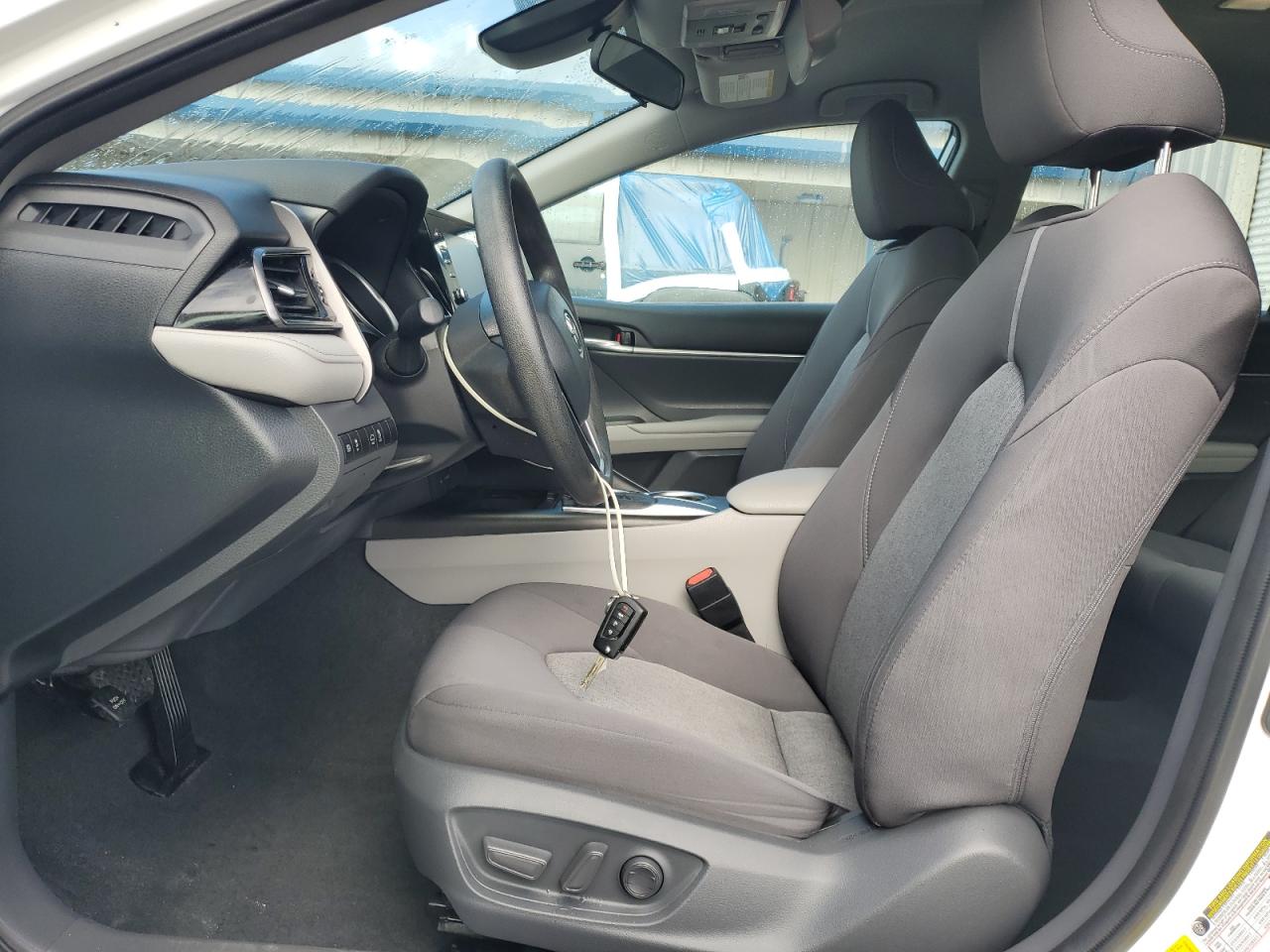 Toyota Camry le 2021