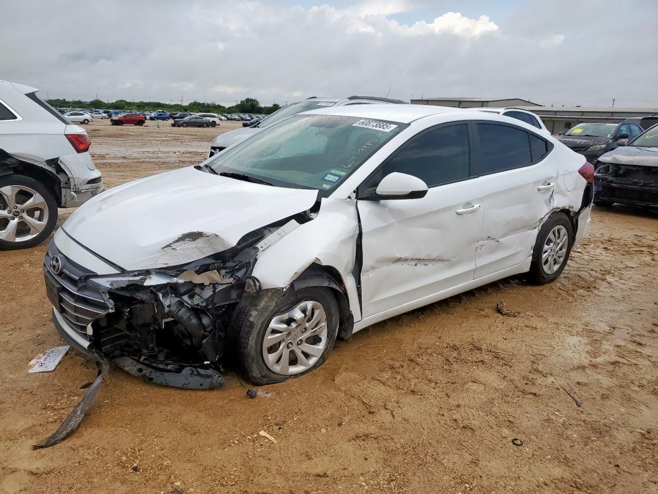 HYUNDAI ELANTRA SE