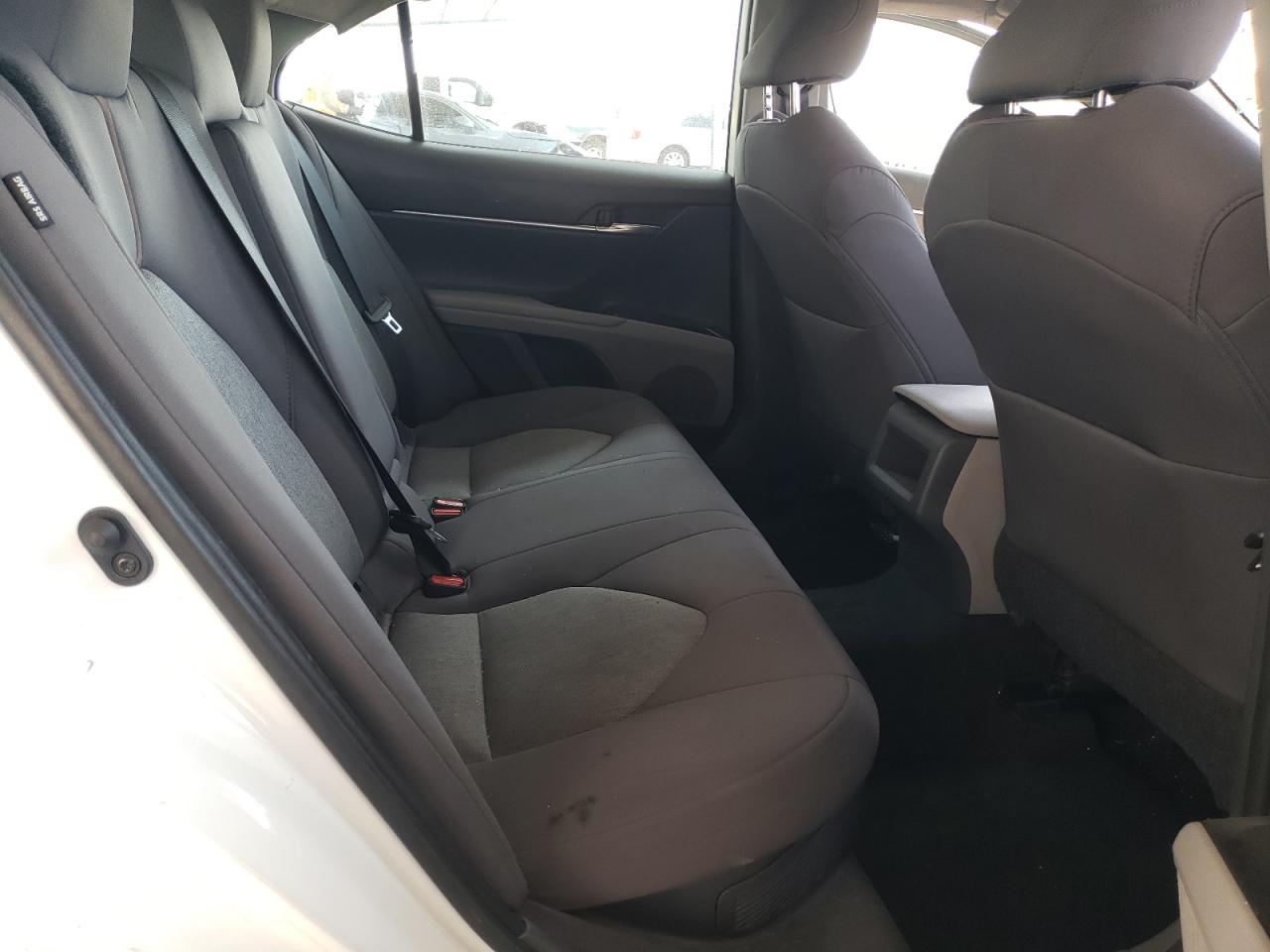 Toyota Camry le 2020