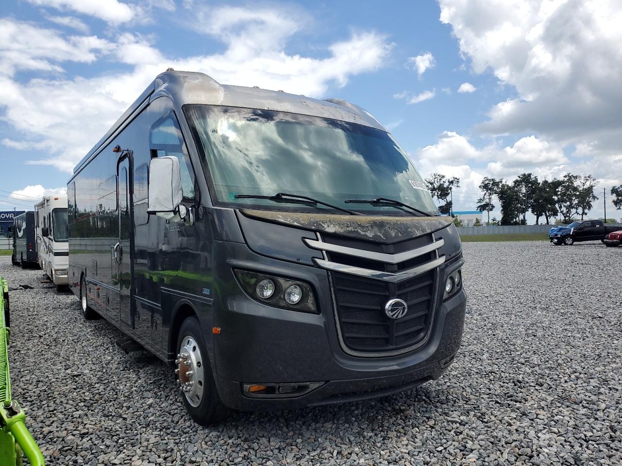 Lot #3216918367 2012 ROADMASTER RAIL LF4F