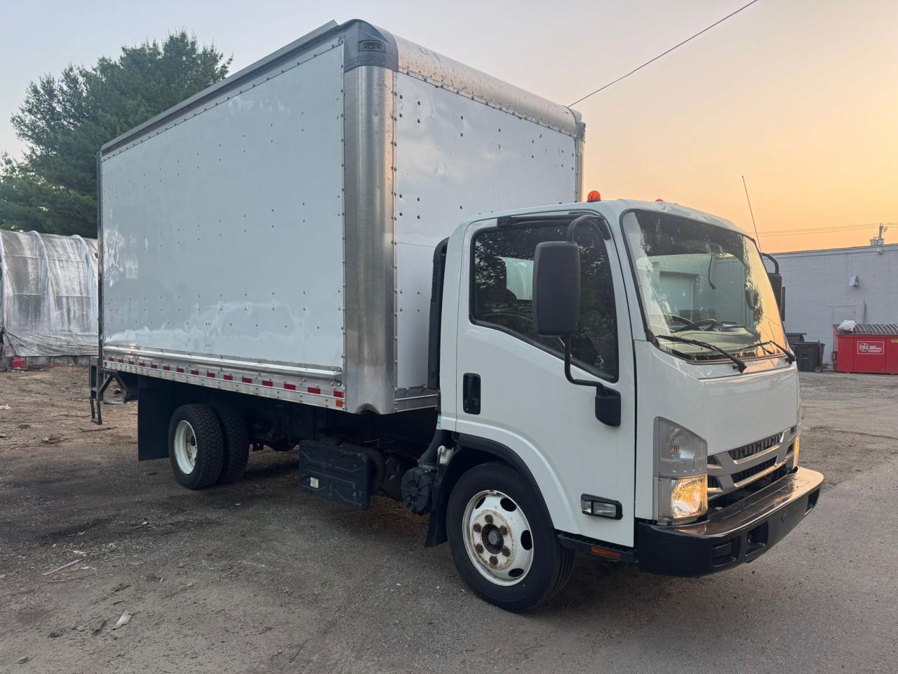  Salvage Isuzu Nrr
