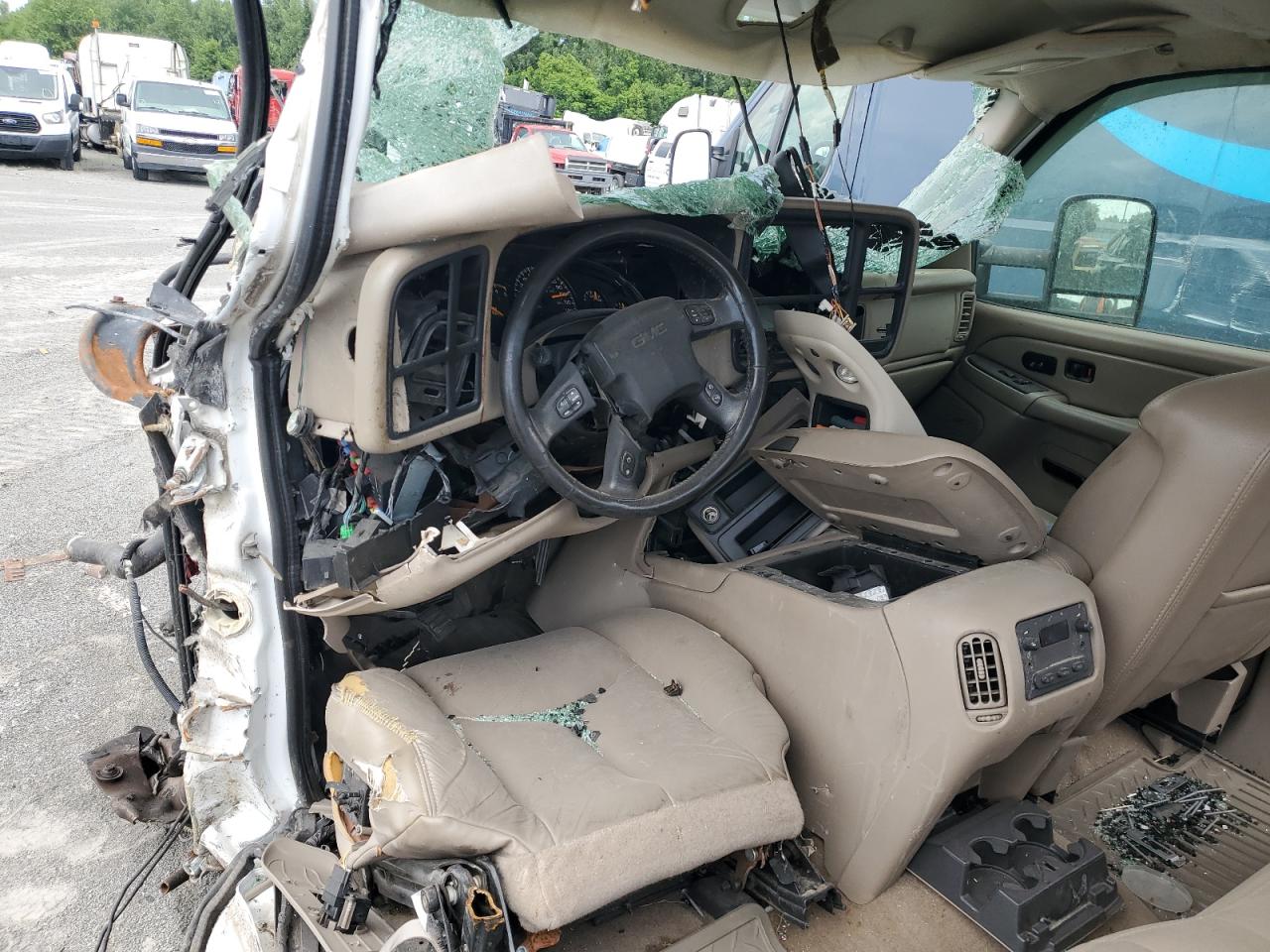 Lot #3305405306 2005 GMC SIERRA K25