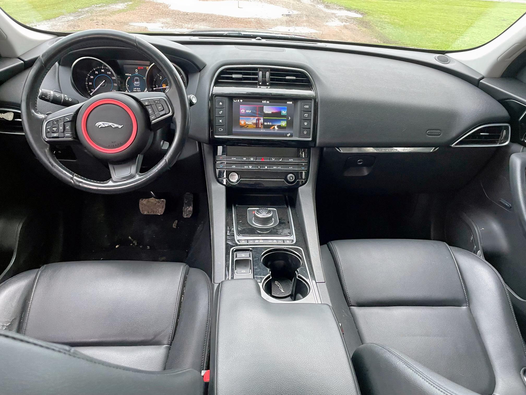 2017 JAGUAR F-PACE PRE SADCJ2BN9HA096252