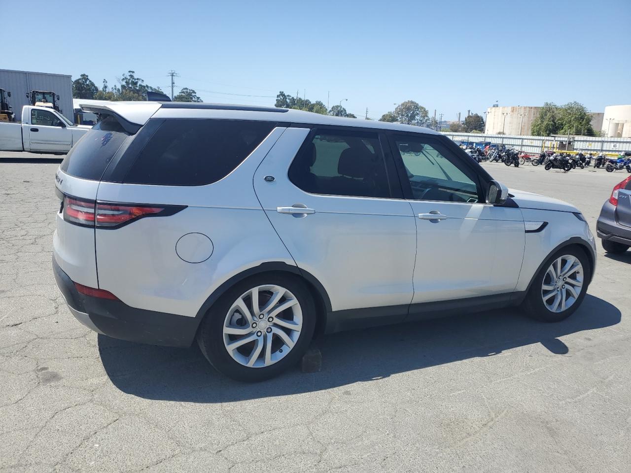 Lot #3311826183 2017 LAND DISCOVERY HSE