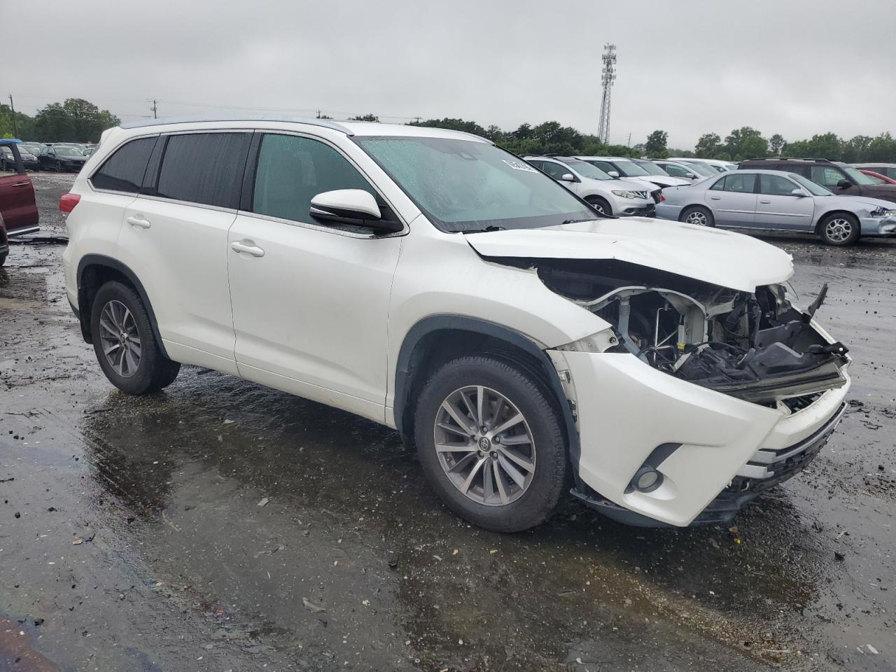 TOYOTA HIGHLANDER SE