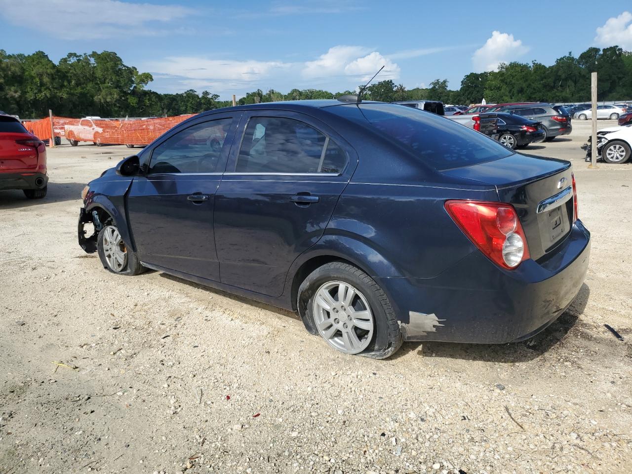 Chevrolet Sonic lt 2015