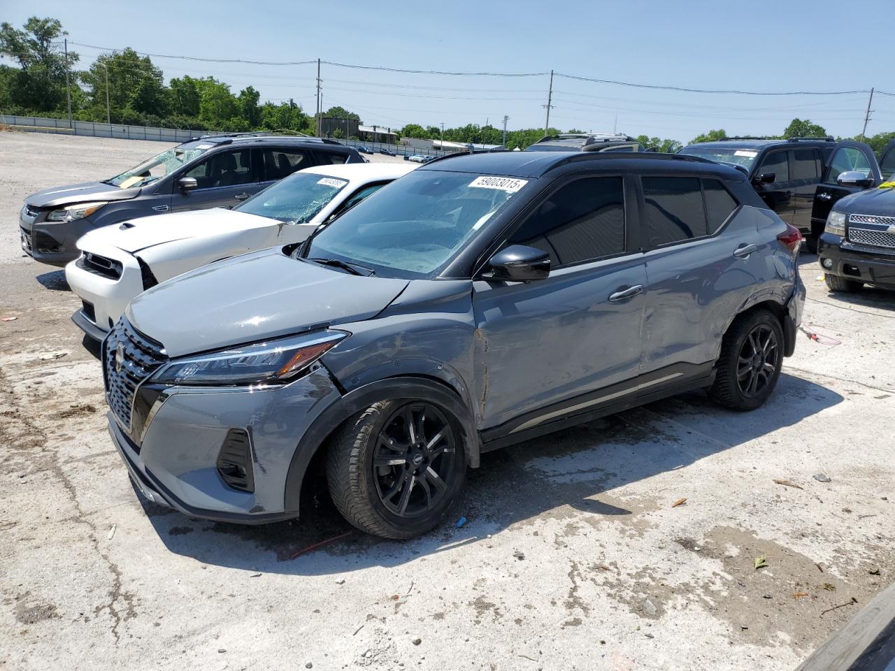 NISSAN KICKS SR