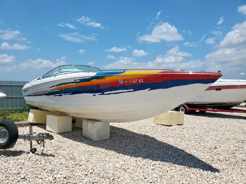 FORMULA BOAT 1998 white   TNRD7215J798 photo #1