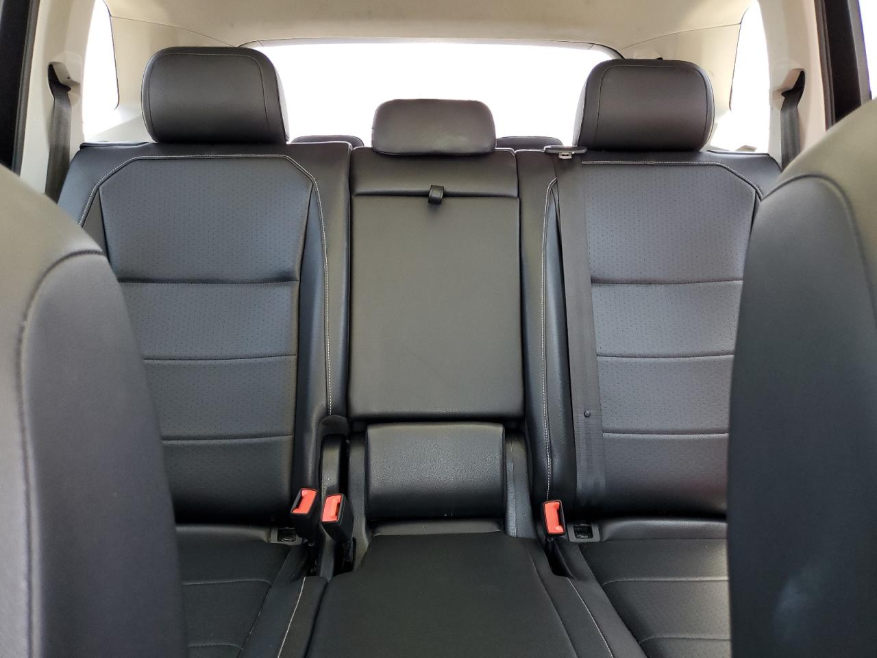 VOLKSWAGEN TIGUAN SE